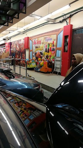 PASARAYA MASLEE PEKAN NENAS