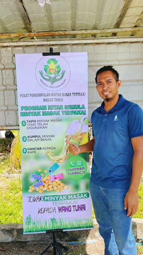 PUSAT PENGUMPULAN MINYAK MASAK TERPAKAI MASJID TANAH PUSAT PENGUMPULAN MINYAK MASAK TERPAKAI MASJID TANAH