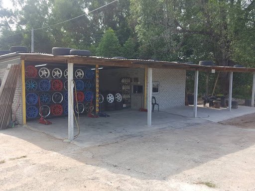 Pekan Autoparts & Accessories (Kedai Tayar dan Sportrim)