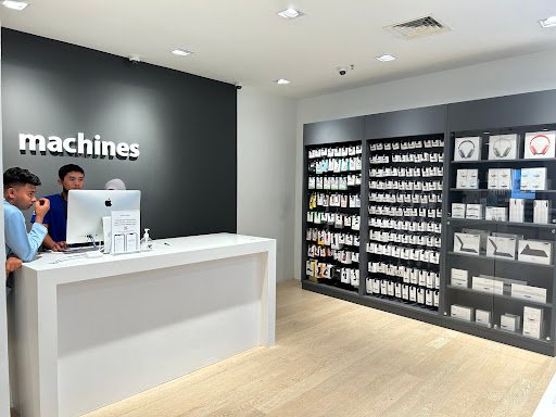 Machines IOI Mall Kulai Apple Reseller Store